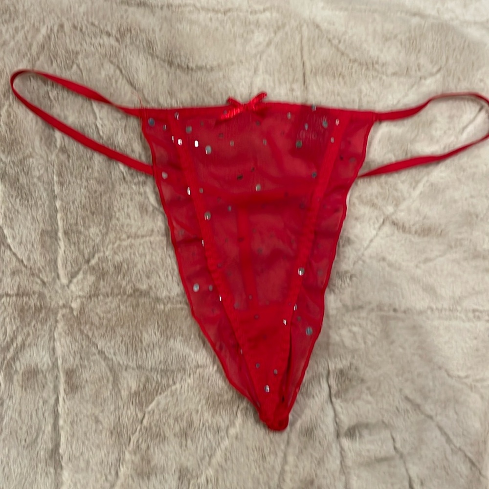 Knickers Red Ruffled Thong - L